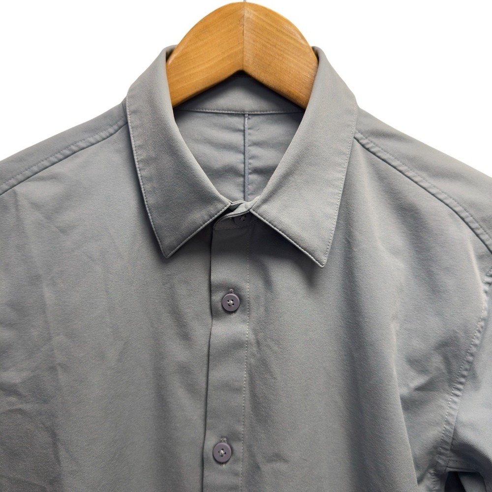 Lululemon Men's Size Medium Light Blue Commission Long Sleeve Performance Shirt